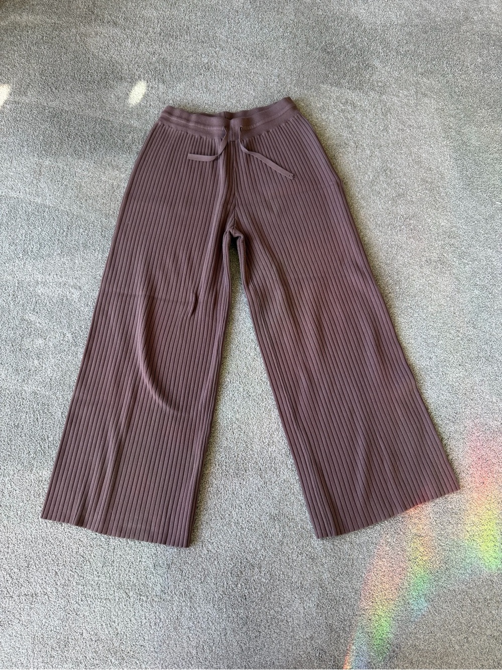 Wide-Leg Ribbed Knit Pants in Brown